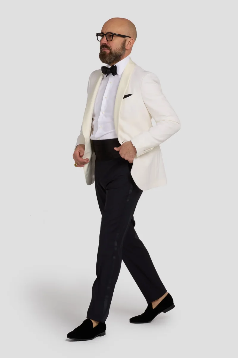 Smoking Bianco E Pantalone Nero In Lana
